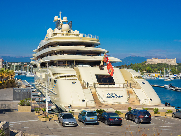 World's biggest private yacht, belonging to a Russian
